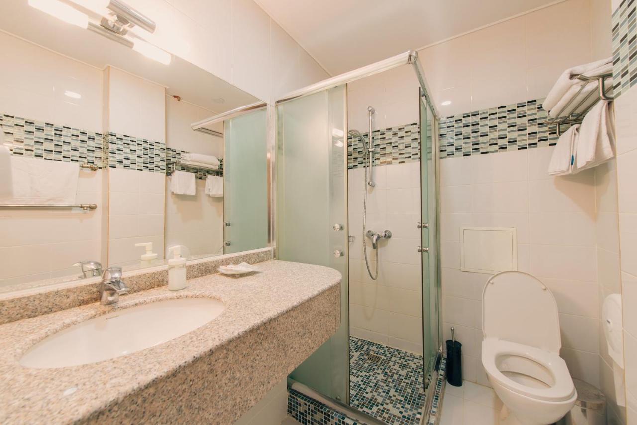 Inn Ozz Astana Exteriör bild