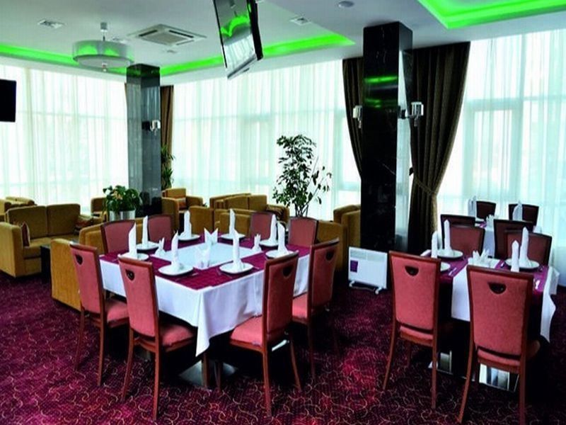 Inn Ozz Astana Exteriör bild