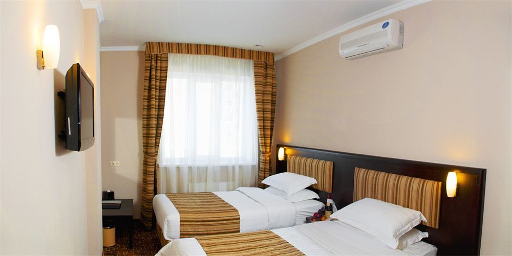 Inn Ozz Astana Exteriör bild